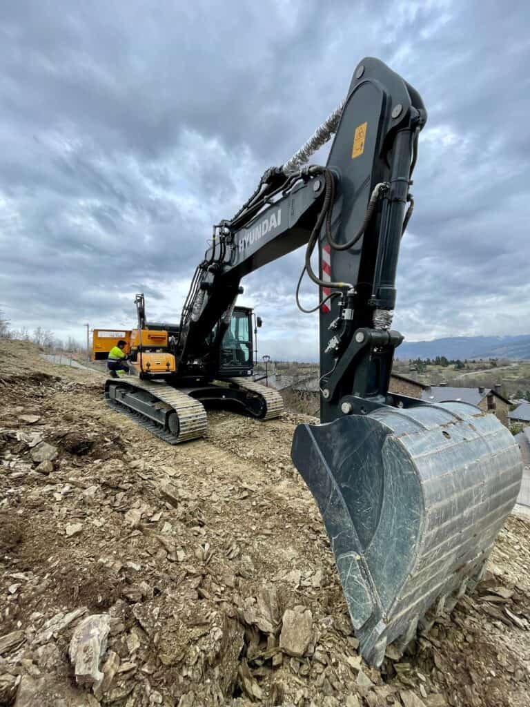 Ultimate Guide to the Bucket Size and Type of Mini Excavator!