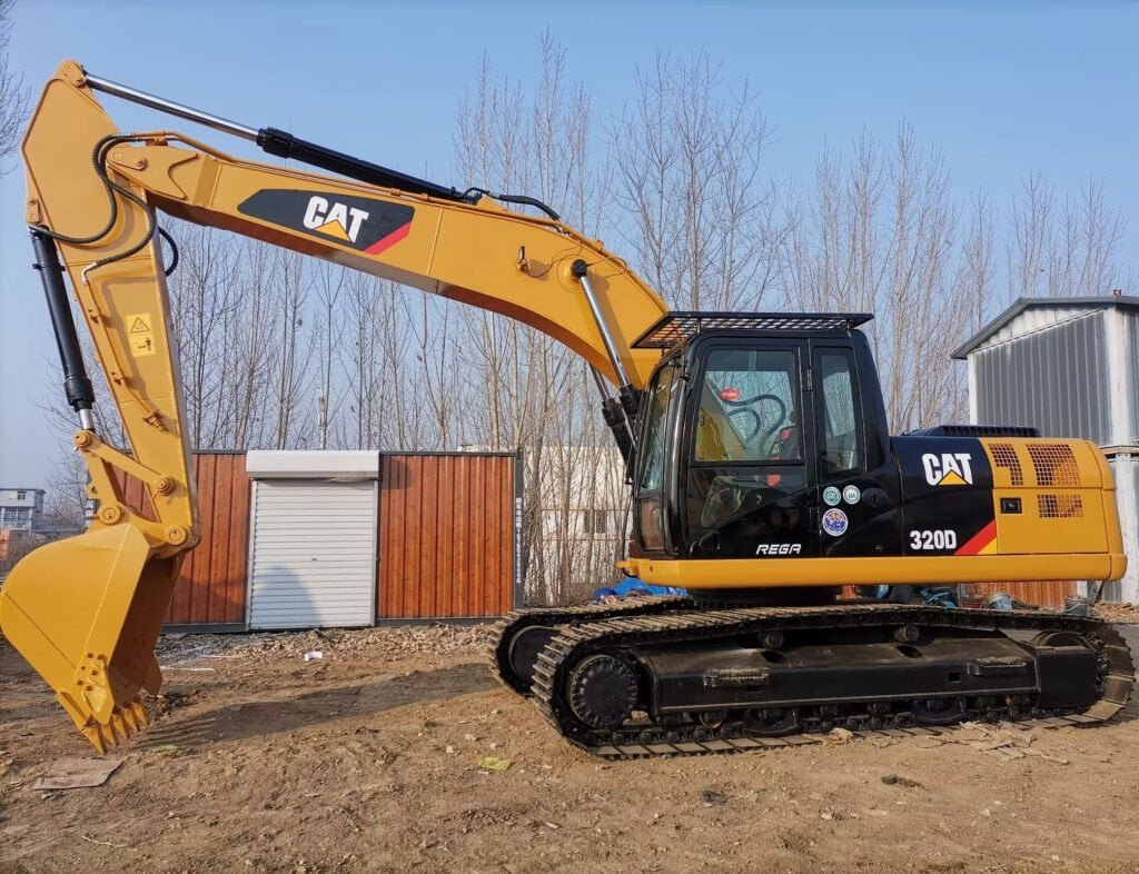 YELLOW CAT HIXEN Excavator with hydraulic arm and digging bucket for construction, heavy-duty machinery for earthmoving and excavation projects.