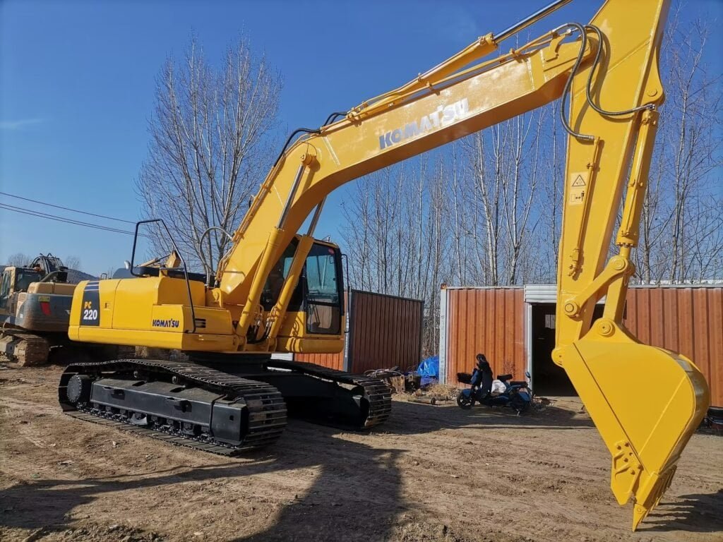 pelle komatsu pc220