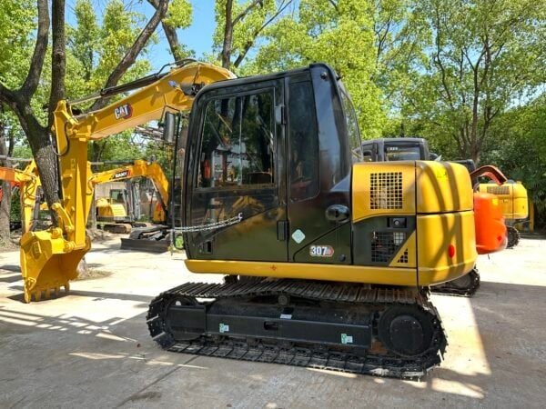 307 cat excavator