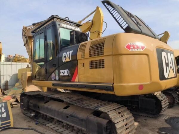 CAT 323
