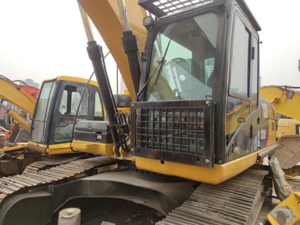 CAT 323