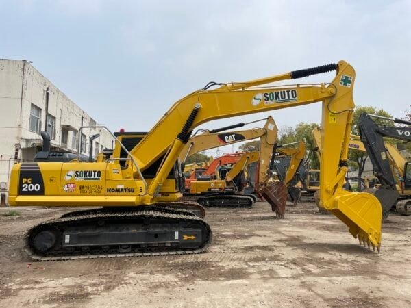 komatsu pc 200