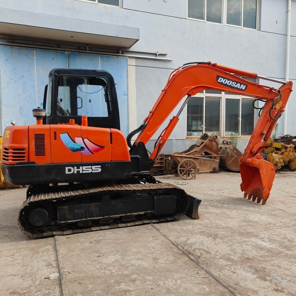 Doosan 55 excavator