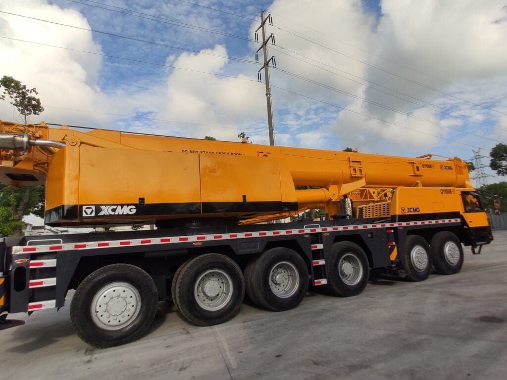 XCMG 100 ton  crane