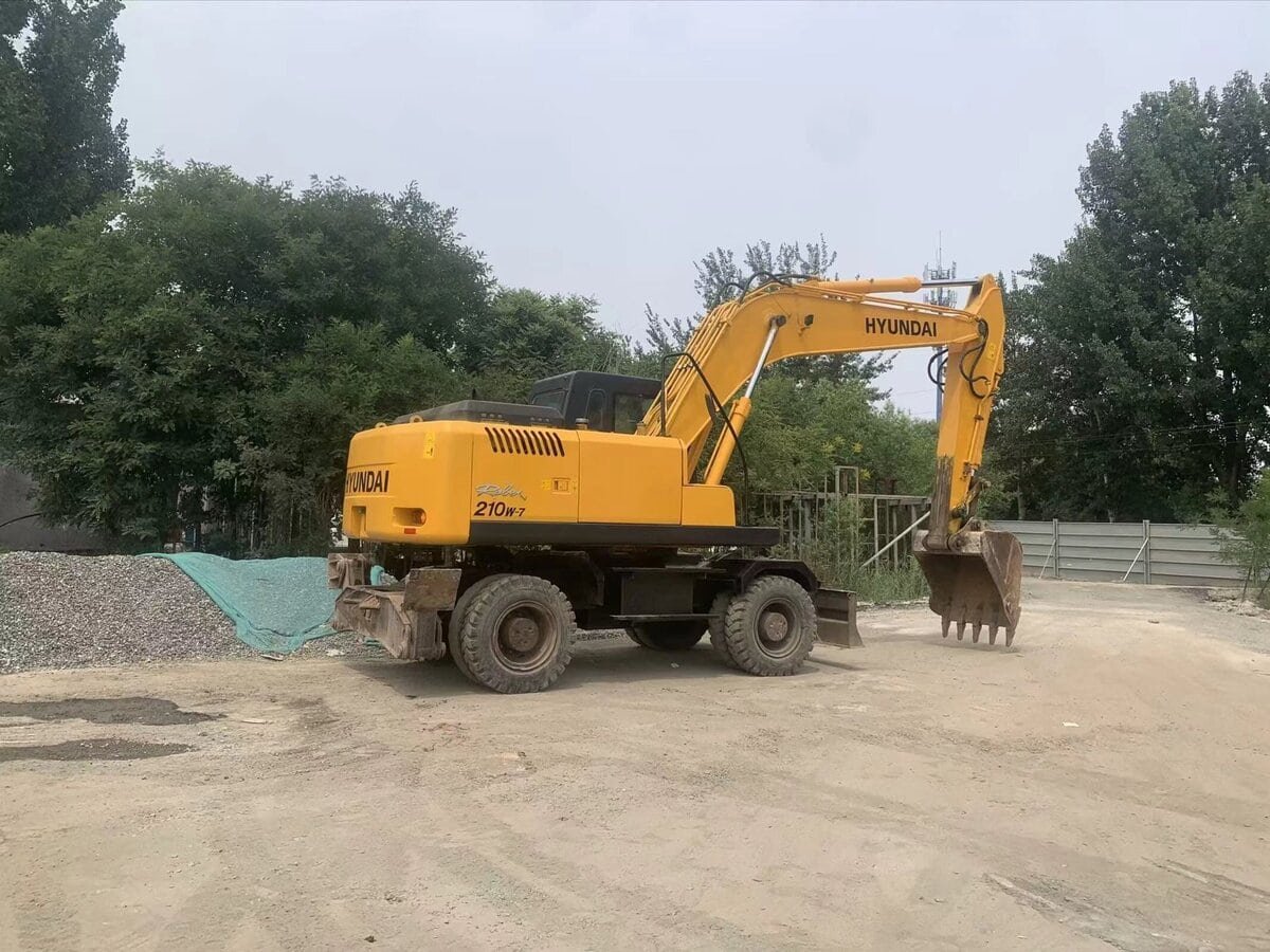 Hyundai 210 Excavator