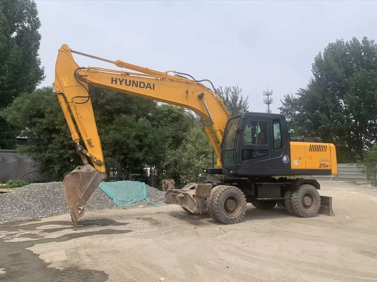 Hyundai 210 Excavator