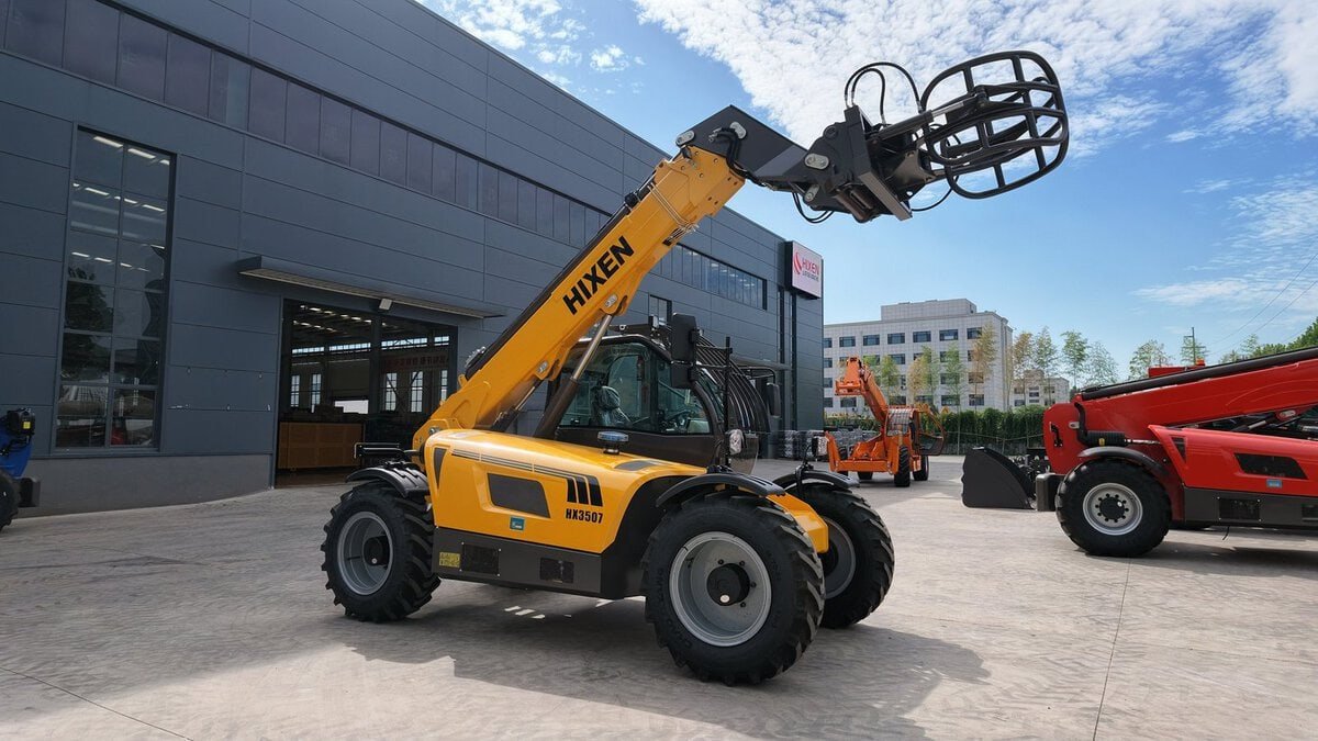 A telehandler perfectly suited for a construction jobsite